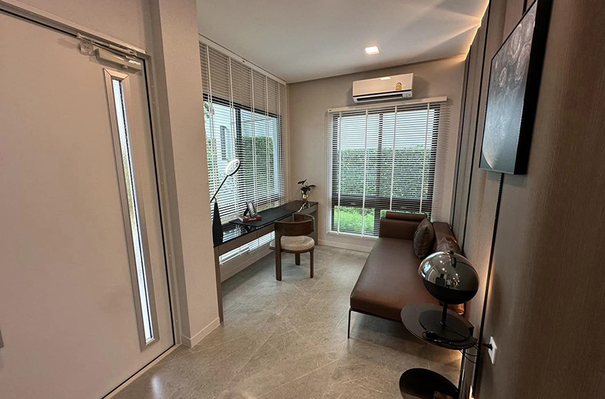 House with Shared Pool in Bangnatrad 
